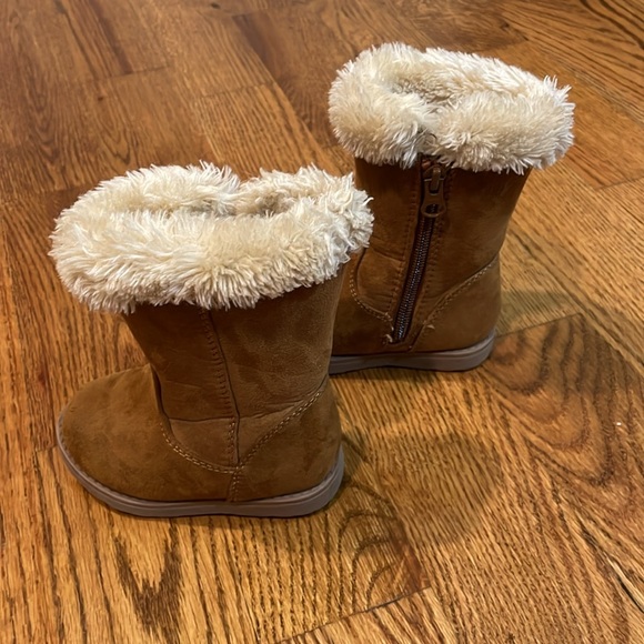 Baby Girl’s Cat & Jack Brand Boots. Size 5. Excellent Condition. - Picture 3 of 10